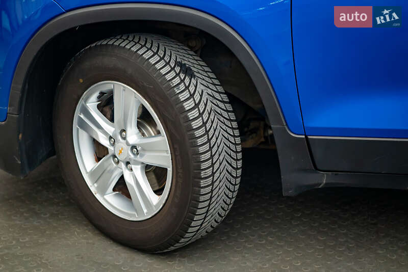 Внедорожник / Кроссовер Chevrolet Tracker 2013 в Киеве