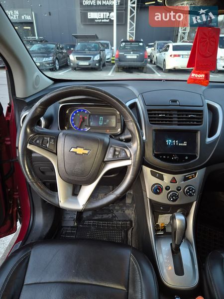 Внедорожник / Кроссовер Chevrolet Tracker 2014 в Обухове
