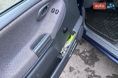 Внедорожник / Кроссовер Chevrolet Tracker 2001 в Бучаче