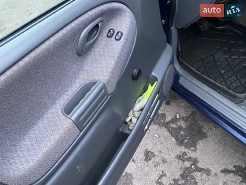 Внедорожник / Кроссовер Chevrolet Tracker 2001 в Бучаче