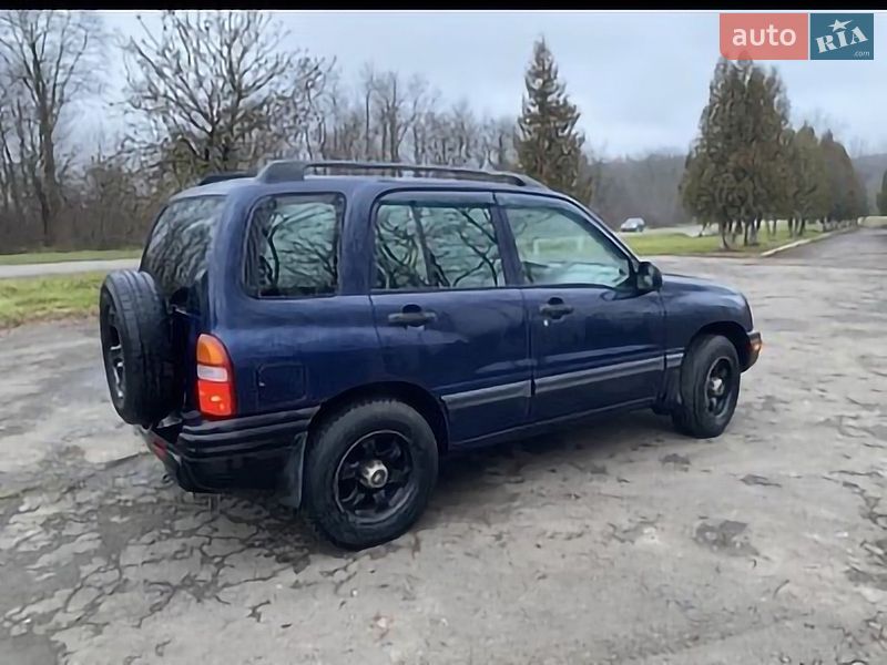Внедорожник / Кроссовер Chevrolet Tracker 2001 в Бучаче