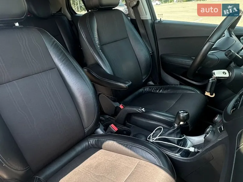 Chevrolet Tracker 2013 VIN KL1BG7689DB167382 фото оголошення 8 з 43