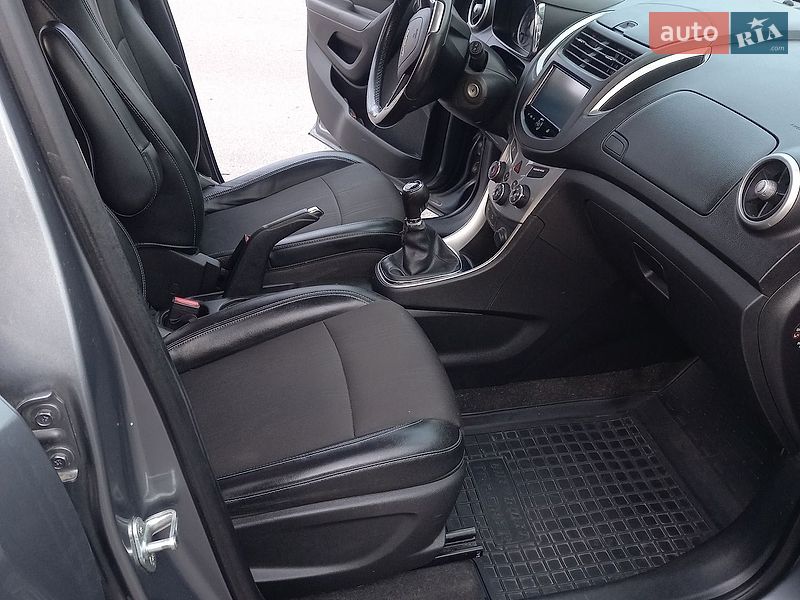 Внедорожник / Кроссовер Chevrolet Tracker 2014 в Василькове