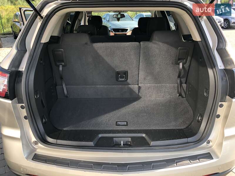 Внедорожник / Кроссовер Chevrolet Traverse 2016 в Львове