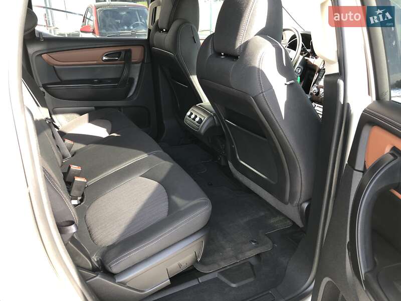 Внедорожник / Кроссовер Chevrolet Traverse 2016 в Львове