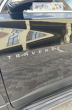 Позашляховик / Кросовер Chevrolet Traverse 2017 в 