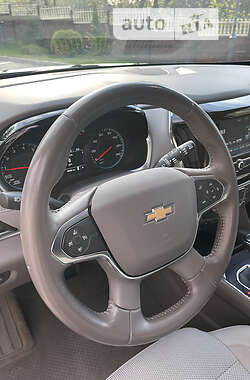 Позашляховик / Кросовер Chevrolet Traverse 2017 в 