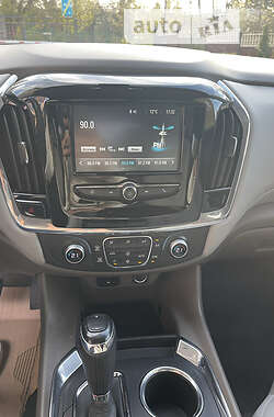 Позашляховик / Кросовер Chevrolet Traverse 2017 в 