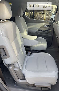 Позашляховик / Кросовер Chevrolet Traverse 2017 в 