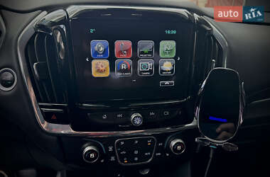 Внедорожник / Кроссовер Chevrolet Traverse 2018 в 