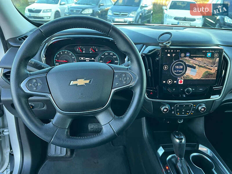 Внедорожник / Кроссовер Chevrolet Traverse 2017 в Львове