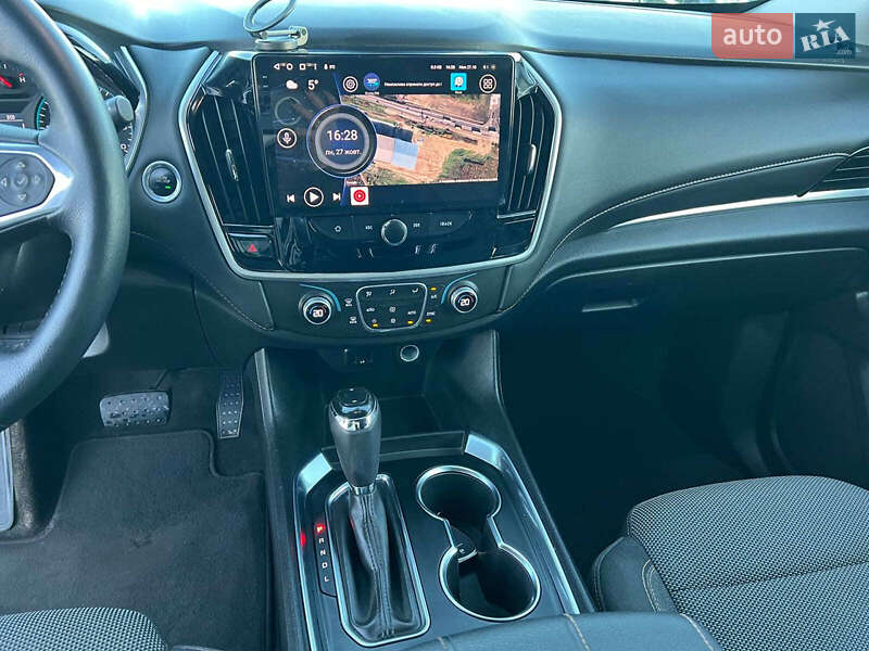 Внедорожник / Кроссовер Chevrolet Traverse 2017 в Львове