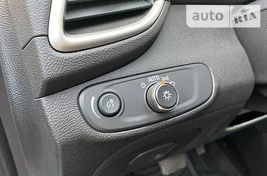Позашляховик / Кросовер Chevrolet Trax 2018 в 