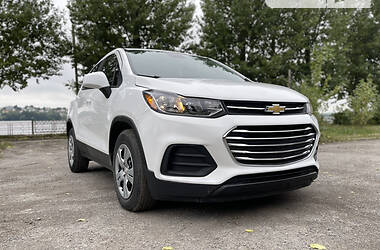 Внедорожник / Кроссовер Chevrolet Trax 2017 в 