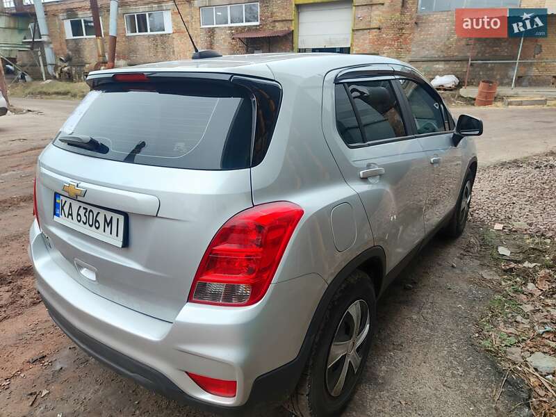Внедорожник / Кроссовер Chevrolet Trax 2017 в Киеве