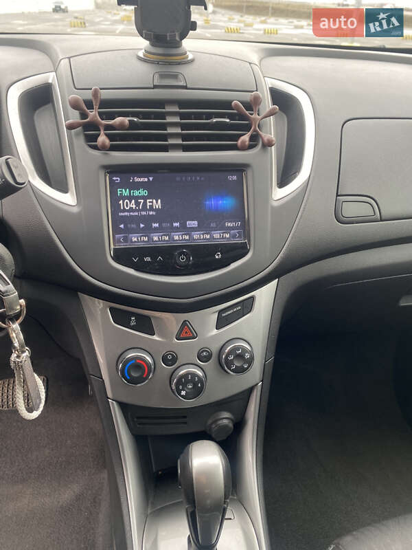 Позашляховик / Кросовер Chevrolet Trax 2015 в Львові
