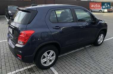Позашляховик / Кросовер Chevrolet Trax 2017 в 