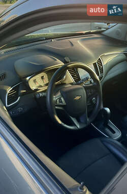 Внедорожник / Кроссовер Chevrolet Trax 2020 в 