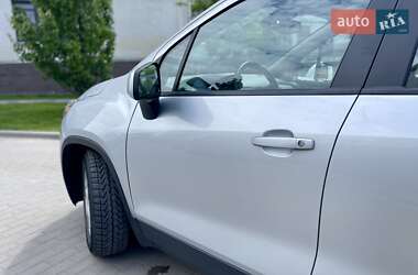 Внедорожник / Кроссовер Chevrolet Trax 2017 в 