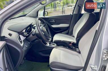 Внедорожник / Кроссовер Chevrolet Trax 2017 в 