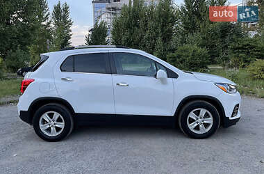 Внедорожник / Кроссовер Chevrolet Trax 2017 в 