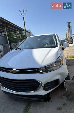 Внедорожник / Кроссовер Chevrolet Trax 2017 в 
