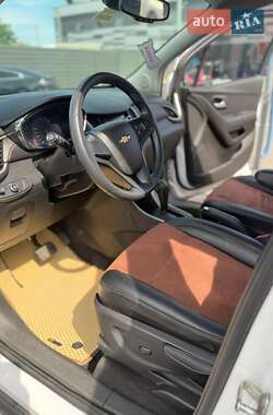 Внедорожник / Кроссовер Chevrolet Trax 2018 в 