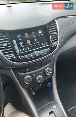 Внедорожник / Кроссовер Chevrolet Trax 2018 в 