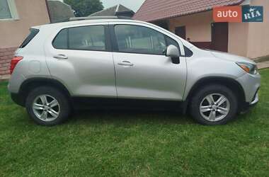 Внедорожник / Кроссовер Chevrolet Trax 2017 в 