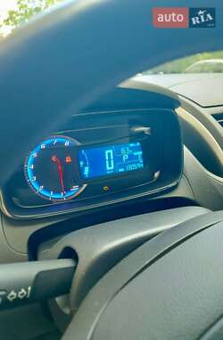 Внедорожник / Кроссовер Chevrolet Trax 2016 в 