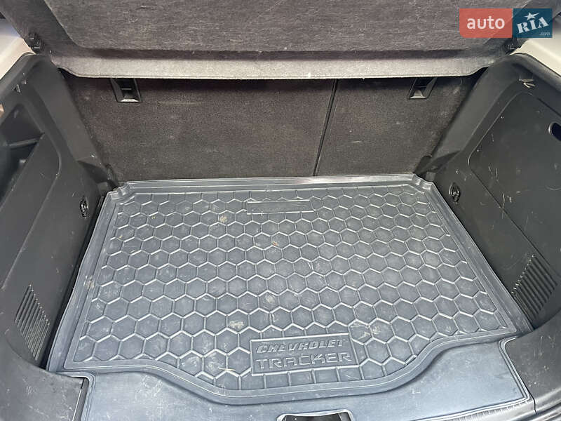 Внедорожник / Кроссовер Chevrolet Trax 2015 в Виннице