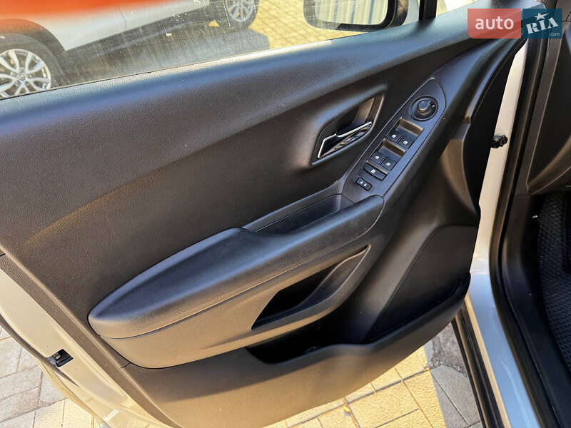 Внедорожник / Кроссовер Chevrolet Trax 2016 в Днепре