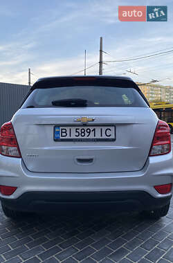 Внедорожник / Кроссовер Chevrolet Trax 2017 в 