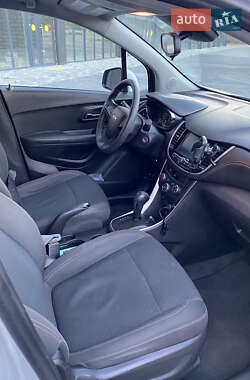 Внедорожник / Кроссовер Chevrolet Trax 2017 в 