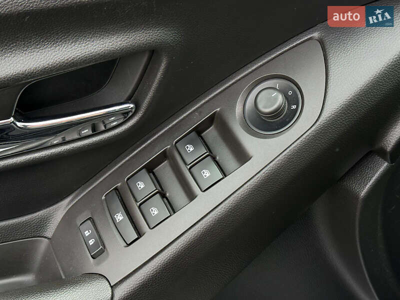 Внедорожник / Кроссовер Chevrolet Trax 2013 в Луцке