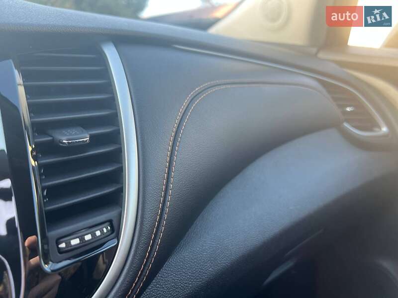 Позашляховик / Кросовер Chevrolet Trax 2017 в Одесі