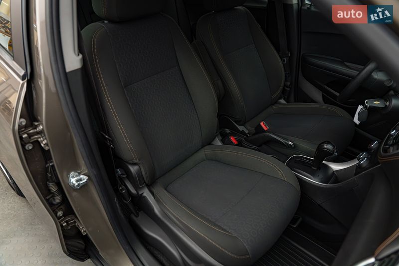 Внедорожник / Кроссовер Chevrolet Trax 2020 в Киеве