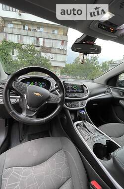 Хэтчбек Chevrolet Volt 2017 в Киеве