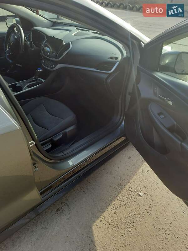 Хэтчбек Chevrolet Volt 2016 в Краковце