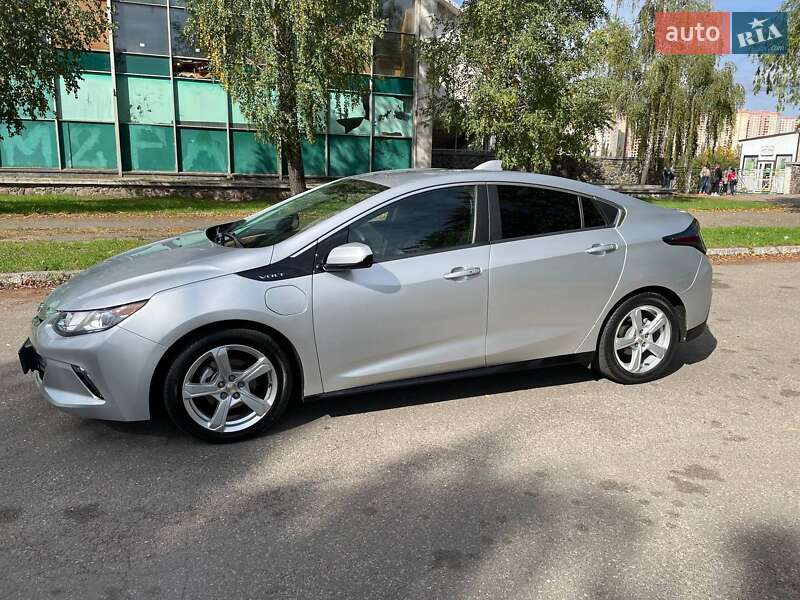 Хэтчбек Chevrolet Volt 2016 в Киеве