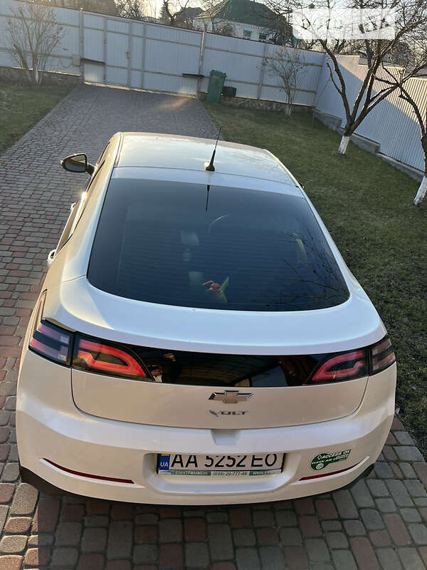 Хэтчбек Chevrolet Volt 2013 в Киеве