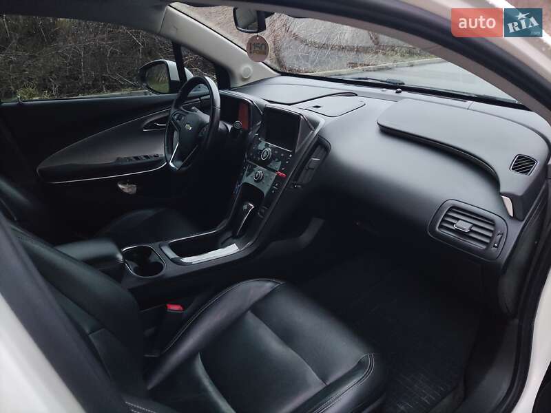 Хэтчбек Chevrolet Volt 2011 в Житомире