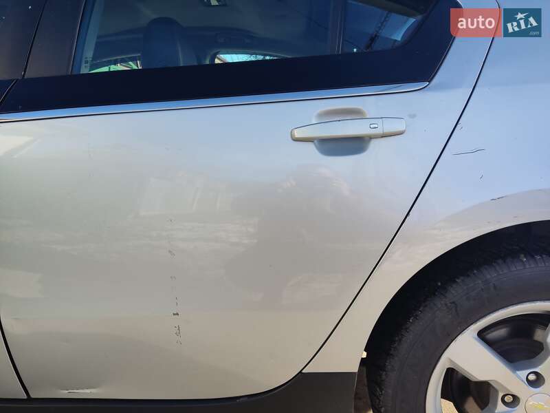 Хэтчбек Chevrolet Volt 2015 в Кропивницком