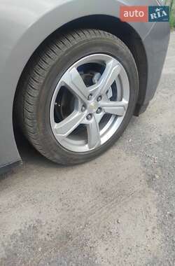 Хэтчбек Chevrolet Volt 2016 в Полтаве