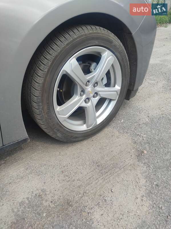 Хэтчбек Chevrolet Volt 2016 в Полтаве