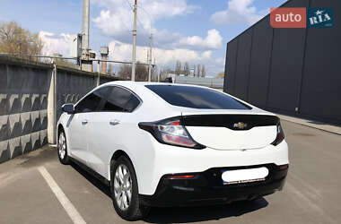 Хэтчбек Chevrolet Volt 2015 в Киеве