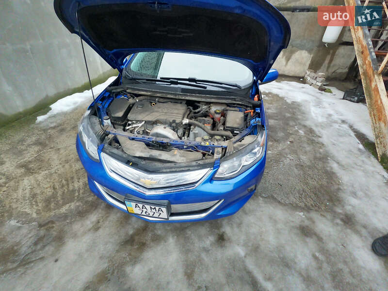 Хэтчбек Chevrolet Volt 2016 в Киеве
