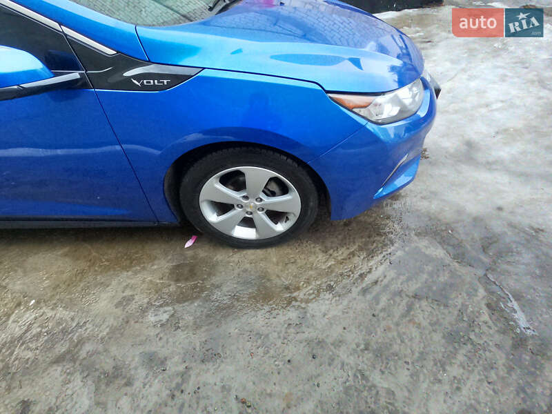 Хэтчбек Chevrolet Volt 2016 в Киеве