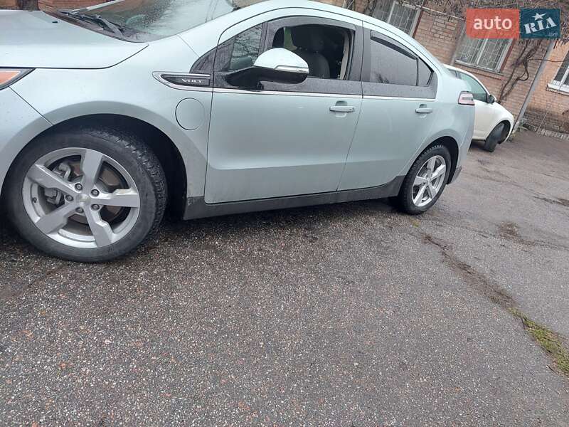 Хэтчбек Chevrolet Volt 2011 в Кропивницком