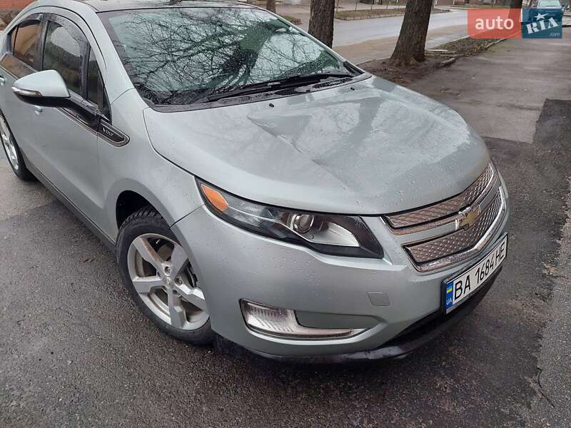 Хэтчбек Chevrolet Volt 2011 в Кропивницком